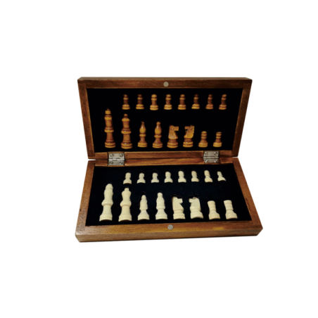 CHESS BOARD – Compact Wooden Chess Set
